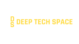 Deep Tech Space logo - żółty napis na białym tle, identyfikacja wizualna firmy technologicznej